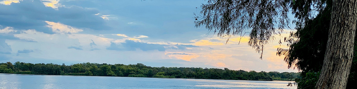 Lake Fayette Park Prairie Park